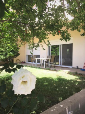 Гостиница Rose Garden  Каламата